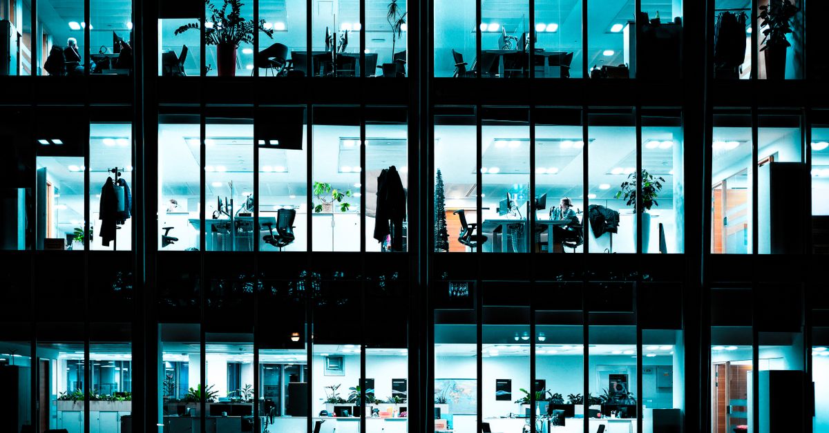Transfer learning empresarial: acelerar IA com menos dados