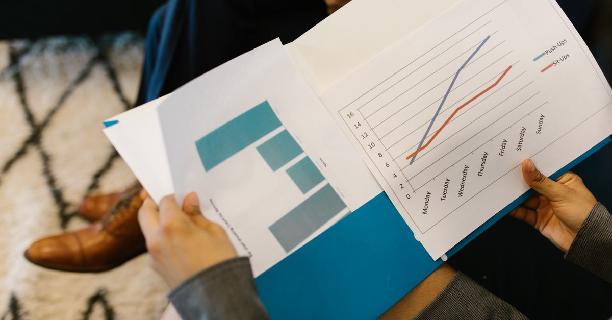 Bookmarks and drill-through in Power BI: interactive reports